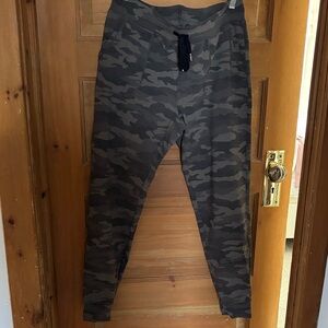 ZYIA Active Camouflage Athletic Pants